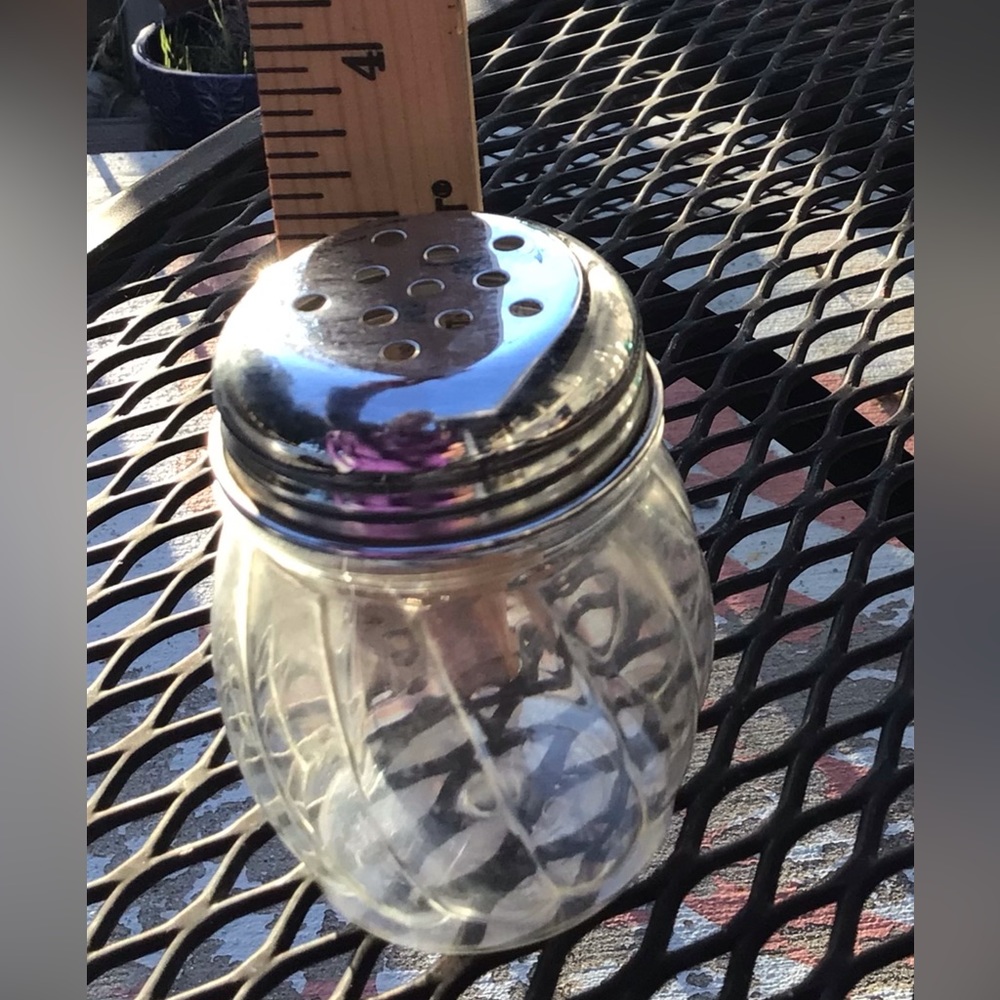 Traditional red pepper shaker. Free with bundle of 2 or more!